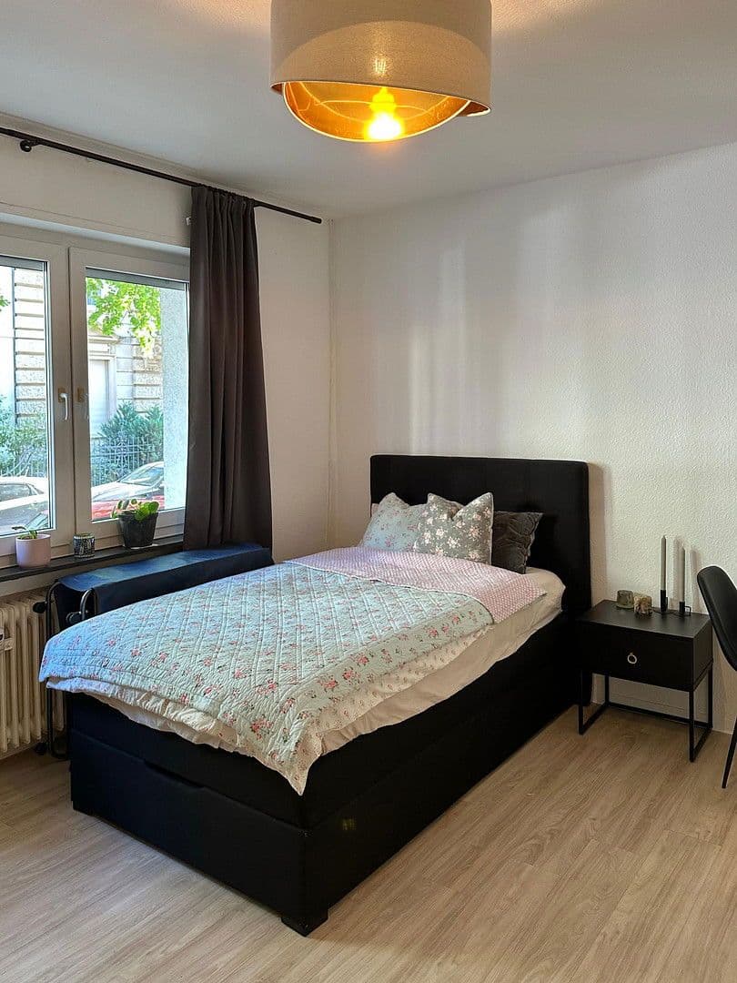 Prenájom bytu 1-izbový 32 m², Kronberger Straße 7, Frankfurt am Main, Hesensko Prenájom bytu 1-izbový 32 m², Kronberger Straße 7, Frankfurt am Main, Hesensko