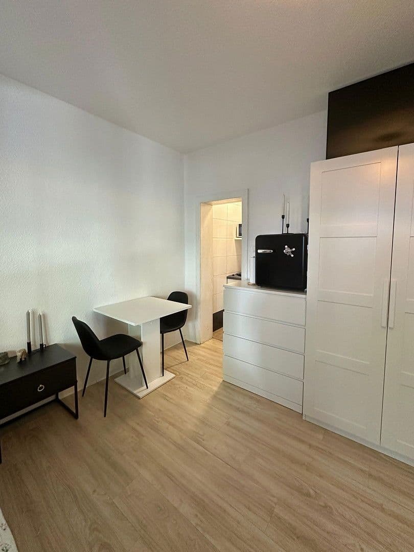 Prenájom bytu 1-izbový 32 m², Kronberger Straße 7, Frankfurt am Main, Hesensko Prenájom bytu 1-izbový 32 m², Kronberger Straße 7, Frankfurt am Main, Hesensko