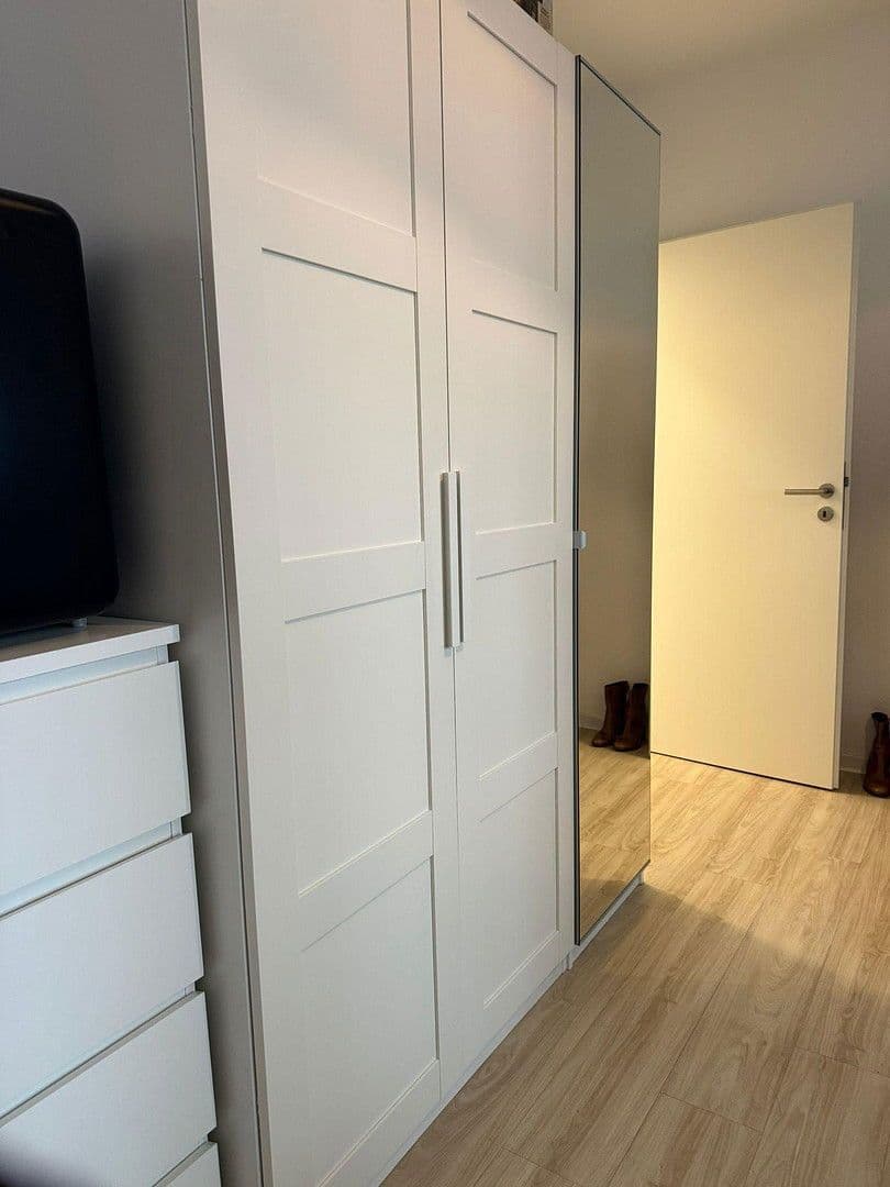 Prenájom bytu 1-izbový 32 m², Kronberger Straße 7, Frankfurt am Main, Hesensko Prenájom bytu 1-izbový 32 m², Kronberger Straße 7, Frankfurt am Main, Hesensko