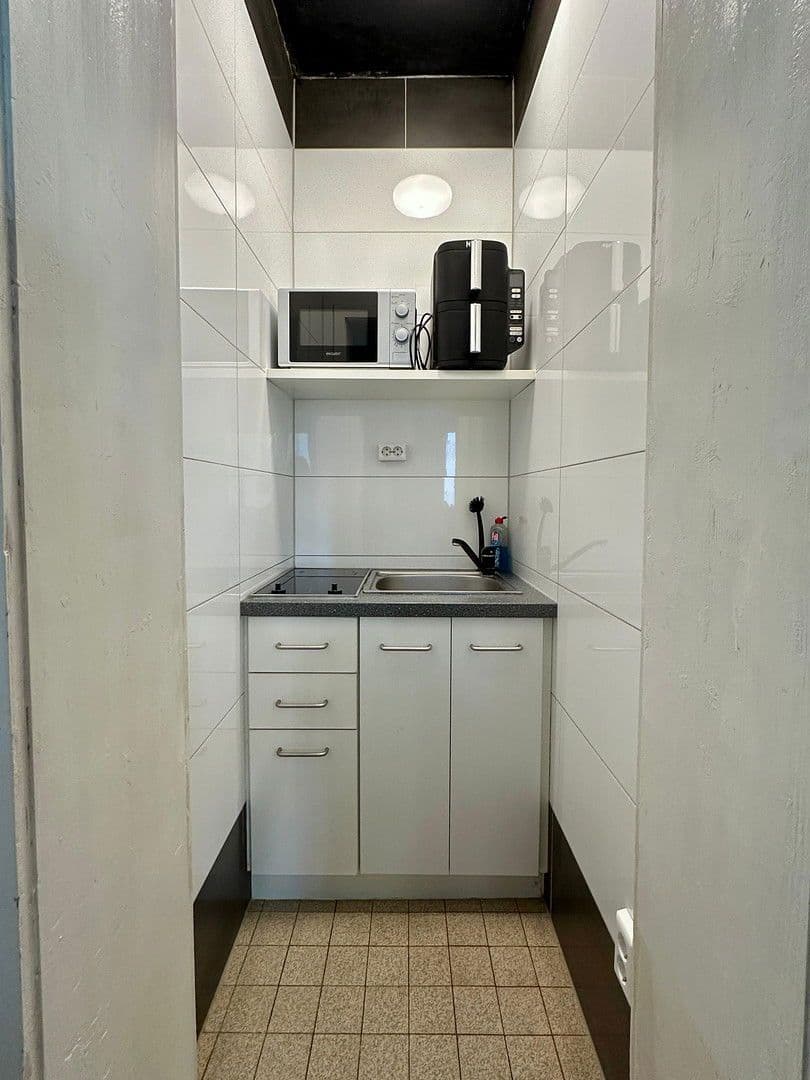 Prenájom bytu 1-izbový 32 m², Kronberger Straße 7, Frankfurt am Main, Hesensko Prenájom bytu 1-izbový 32 m², Kronberger Straße 7, Frankfurt am Main, Hesensko