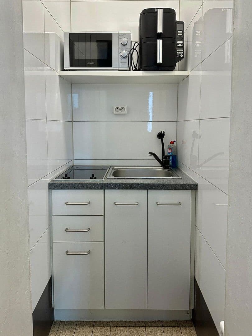 Prenájom bytu 1-izbový 32 m², Kronberger Straße 7, Frankfurt am Main, Hesensko Prenájom bytu 1-izbový 32 m², Kronberger Straße 7, Frankfurt am Main, Hesensko