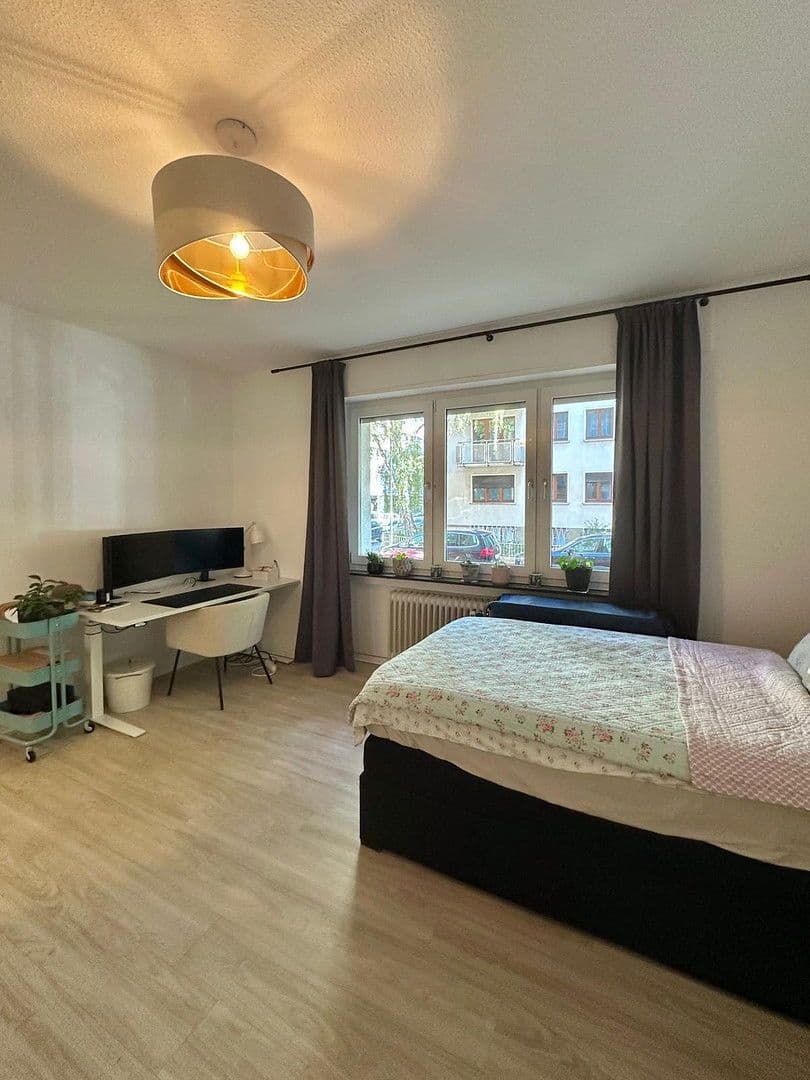 Prenájom bytu 1-izbový 32 m², Kronberger Straße 7, Frankfurt am Main, Hesensko Prenájom bytu 1-izbový 32 m², Kronberger Straße 7, Frankfurt am Main, Hesensko