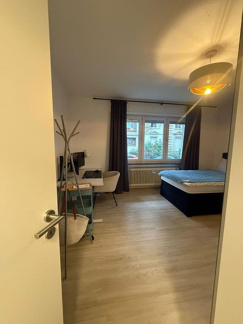 Prenájom bytu 1-izbový 32 m², Kronberger Straße 7, Frankfurt am Main, Hesensko Prenájom bytu 1-izbový 32 m², Kronberger Straße 7, Frankfurt am Main, Hesensko