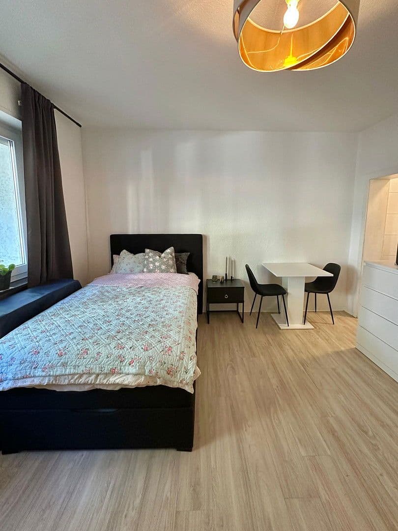 Prenájom bytu 1-izbový 32 m², Kronberger Straße 7, Frankfurt am Main, Hesensko Prenájom bytu 1-izbový 32 m², Kronberger Straße 7, Frankfurt am Main, Hesensko