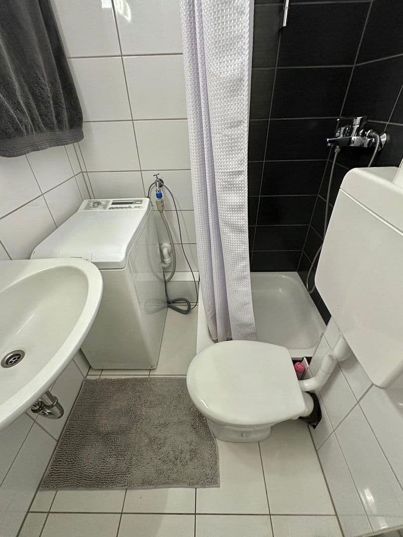 Prenájom bytu 1-izbový 32 m², Kronberger Straße 7, Frankfurt am Main, Hesensko Prenájom bytu 1-izbový 32 m², Kronberger Straße 7, Frankfurt am Main, Hesensko