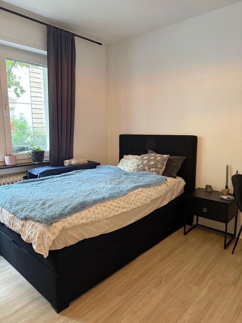 Prenájom bytu 1-izbový 32 m², Kronberger Straße 7, Frankfurt am Main, Hesensko Prenájom bytu 1-izbový 32 m², Kronberger Straße 7, Frankfurt am Main, Hesensko