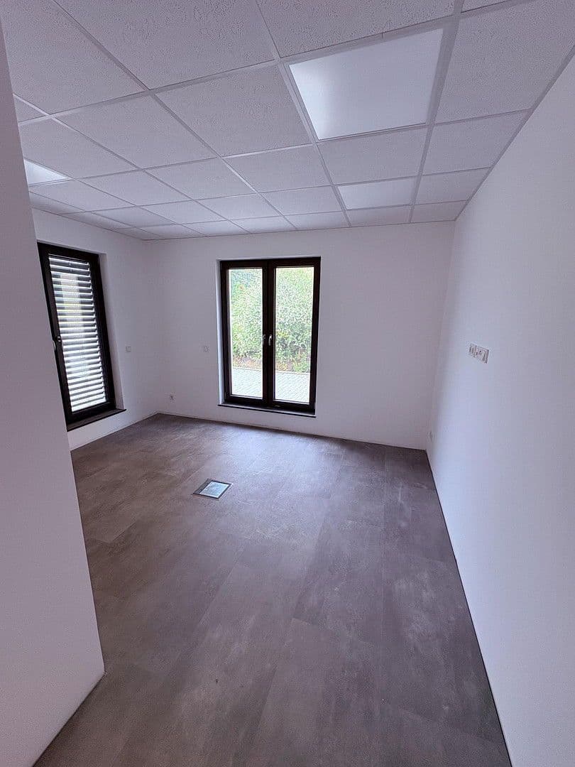 Prenájom kancelárie 94 m², Mainzer Straße 7, Dornburg, Hesensko Prenájom kancelárie 94 m², Mainzer Straße 7, Dornburg, Hesensko