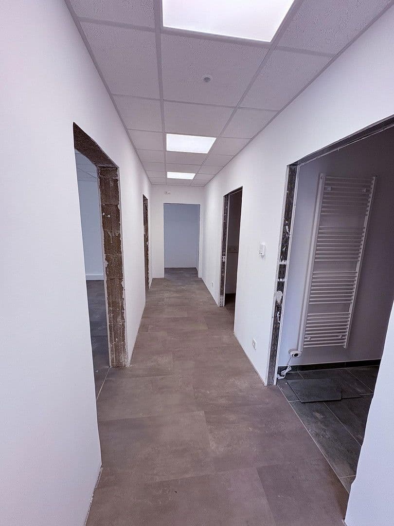 Prenájom kancelárie 94 m², Mainzer Straße 7, Dornburg, Hesensko Prenájom kancelárie 94 m², Mainzer Straße 7, Dornburg, Hesensko