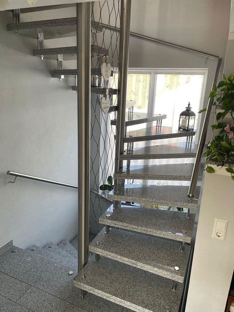 Predaj domu 210 m², pozemek 710 m², Hechingen, Bádensko-Wurttembersko Predaj domu 210 m², pozemek 710 m², Hechingen, Bádensko-Wurttembersko