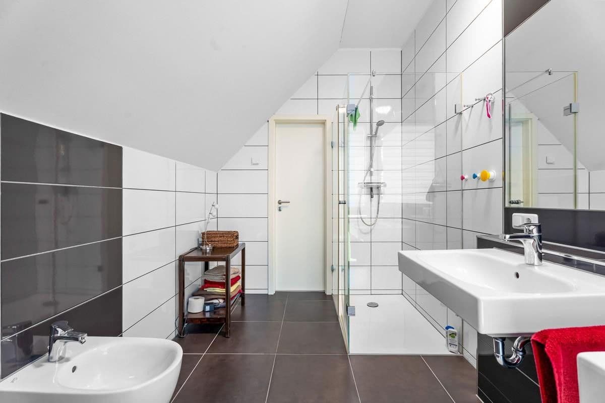 Predaj domu 175 m², pozemek 200 m², Goldammerweg 122b, Aachen, Severné Porýnie - Westfálsko Predaj domu 175 m², pozemek 200 m², Goldammerweg 122b, Aachen, Severné Porýnie - Westfálsko