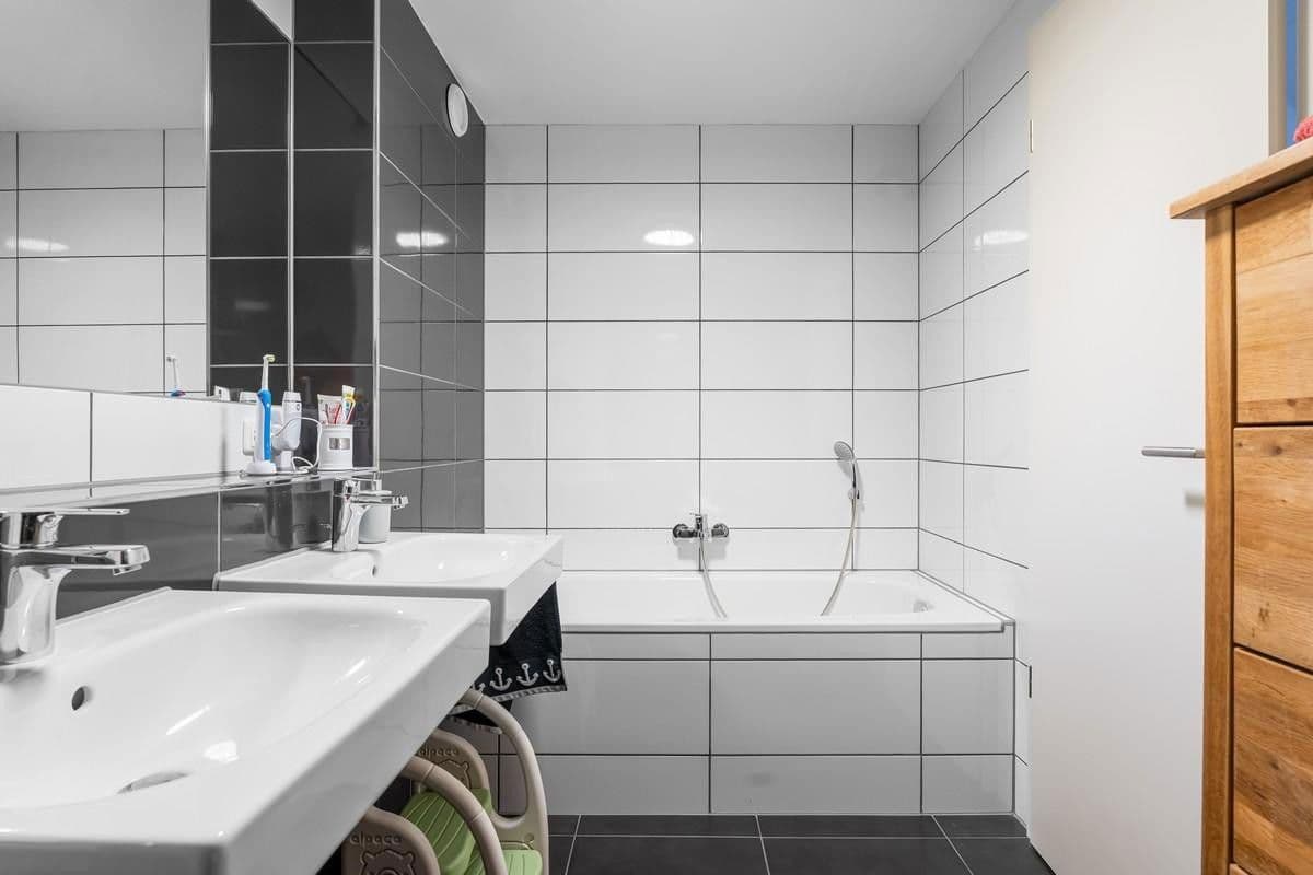 Predaj domu 175 m², pozemek 200 m², Goldammerweg 122b, Aachen, Severné Porýnie - Westfálsko Predaj domu 175 m², pozemek 200 m², Goldammerweg 122b, Aachen, Severné Porýnie - Westfálsko