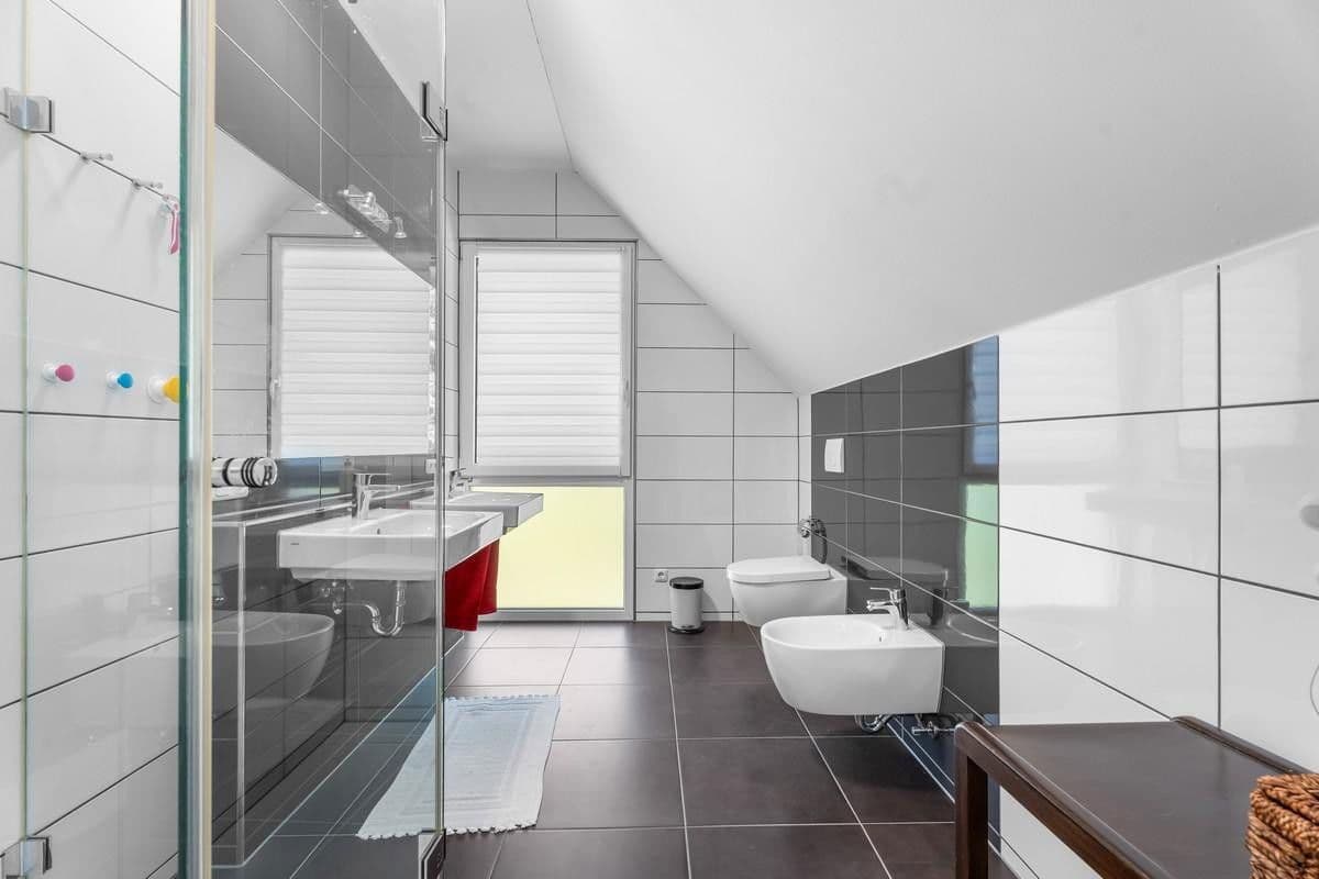 Predaj domu 175 m², pozemek 200 m², Goldammerweg 122b, Aachen, Severné Porýnie - Westfálsko Predaj domu 175 m², pozemek 200 m², Goldammerweg 122b, Aachen, Severné Porýnie - Westfálsko