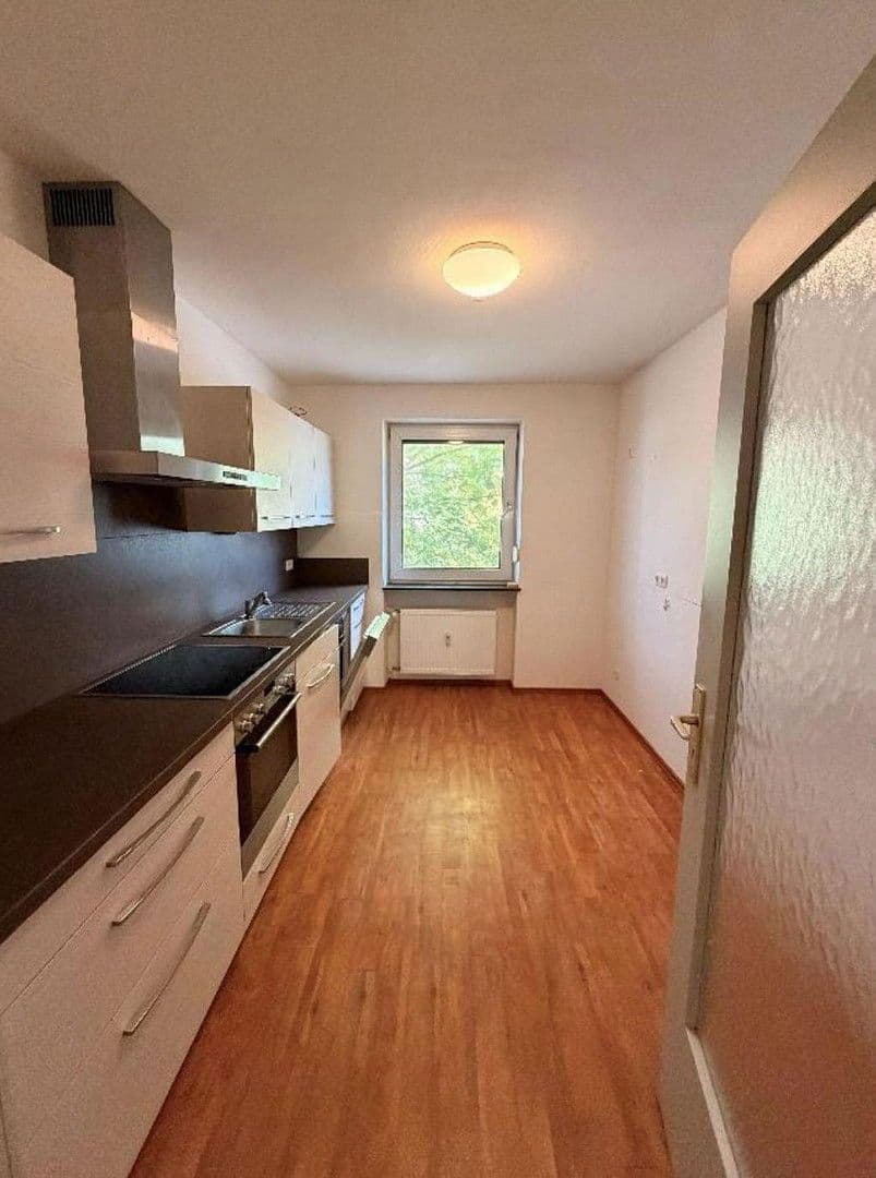 Predaj domu 1.109 m², pozemek 2.337 m², Herzogenaurach, Bavorsko Predaj domu 1.109 m², pozemek 2.337 m², Herzogenaurach, Bavorsko