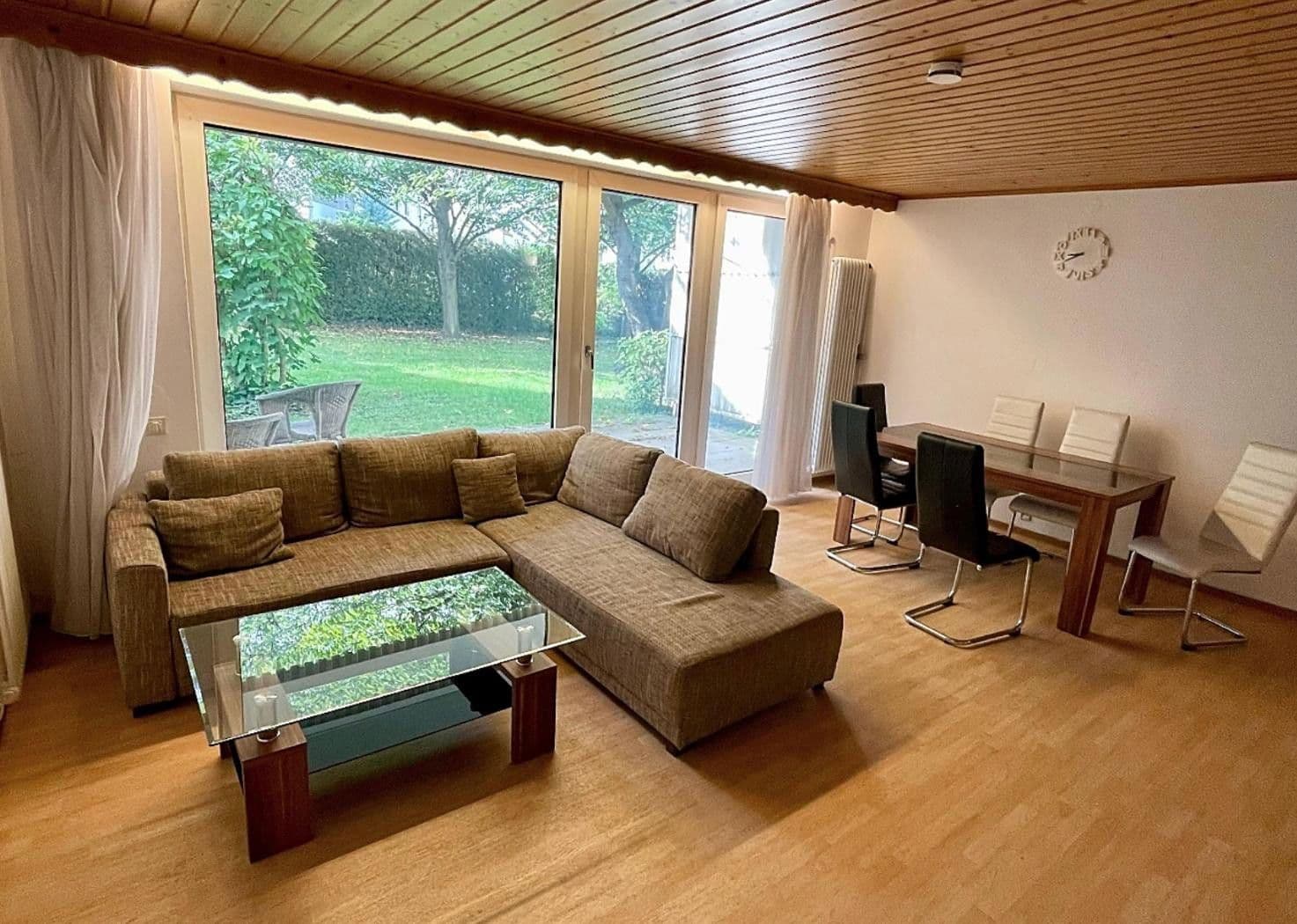 Predaj domu 1.109 m², pozemek 2.337 m², Herzogenaurach, Bavorsko Predaj domu 1.109 m², pozemek 2.337 m², Herzogenaurach, Bavorsko