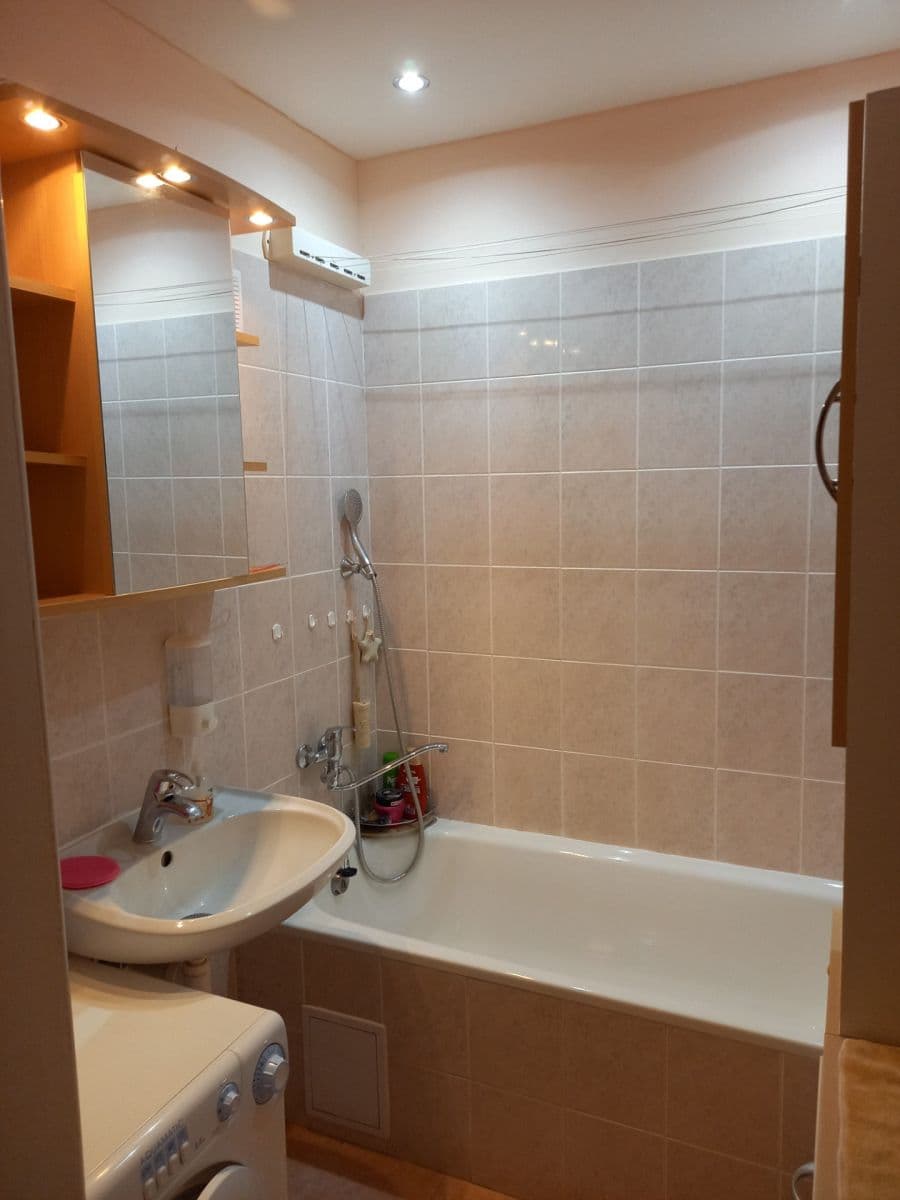 Prenájom bytu 1-izbový 35 m², Kojetická, Neratovice, Středočeský kraj Prenájom bytu 1-izbový 35 m², Kojetická, Neratovice, Středočeský kraj