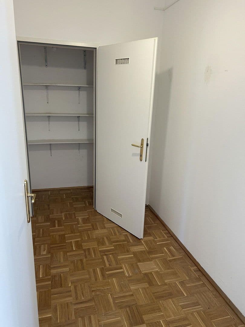 Prenájom bytu 3-izbový 87 m², Hebbelgasse 4, Wien, Viedeň Prenájom bytu 3-izbový 87 m², Hebbelgasse 4, Wien, Viedeň