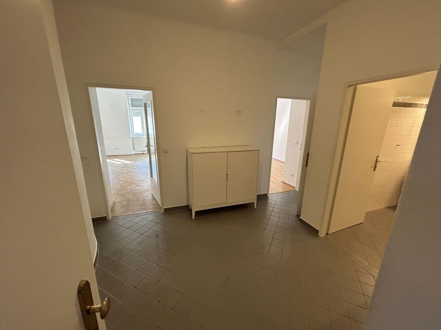 Prenájom bytu 3-izbový 87 m², Hebbelgasse 4, Wien, Viedeň Prenájom bytu 3-izbový 87 m², Hebbelgasse 4, Wien, Viedeň