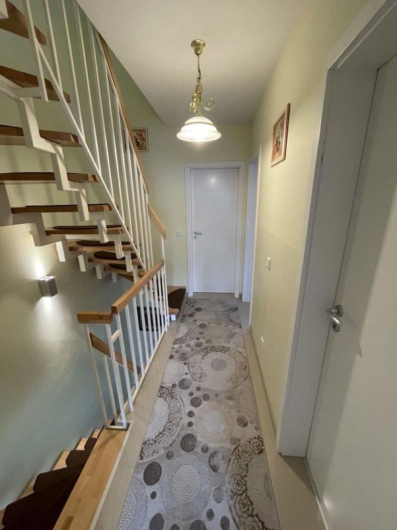 Prenájom domu 142 m², pozemek 190 m², Berlin, Berlín Prenájom domu 142 m², pozemek 190 m², Berlin, Berlín