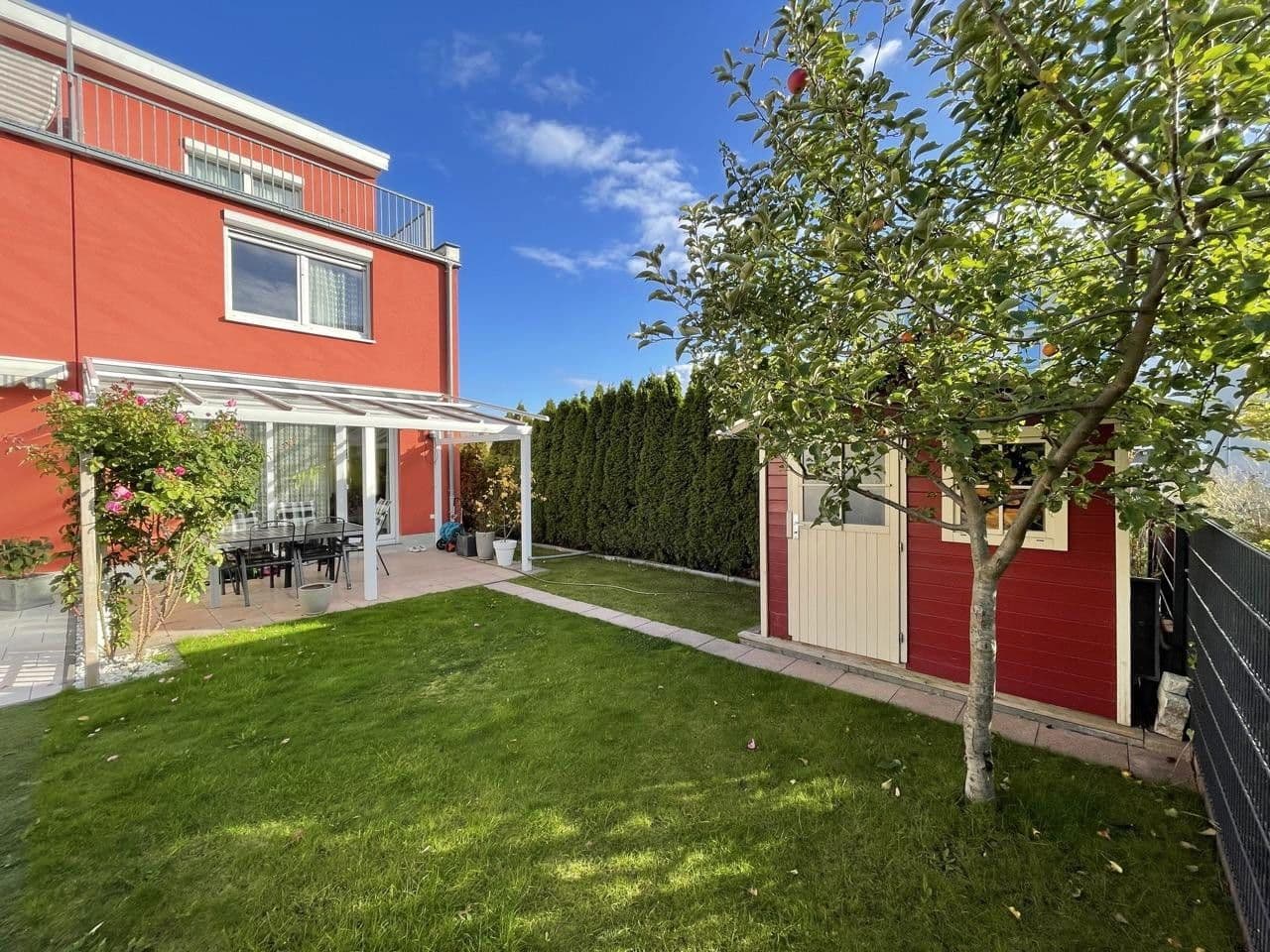 Prenájom domu 142 m², pozemek 190 m², Berlin, Berlín Prenájom domu 142 m², pozemek 190 m², Berlin, Berlín