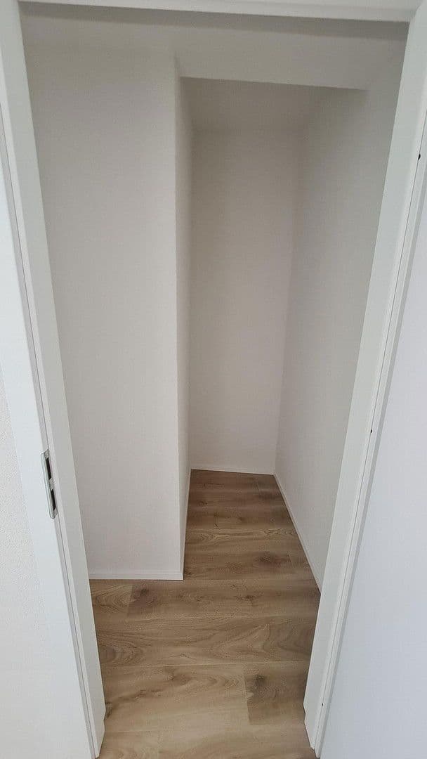 Prenájom bytu 3-izbový 90 m², Westliche Karl-Friedrich-Straße 150, Pforzheim, Bádensko-Wurttembersko Prenájom bytu 3-izbový 90 m², Westliche Karl-Friedrich-Straße 150, Pforzheim, Bádensko-Wurttembersko