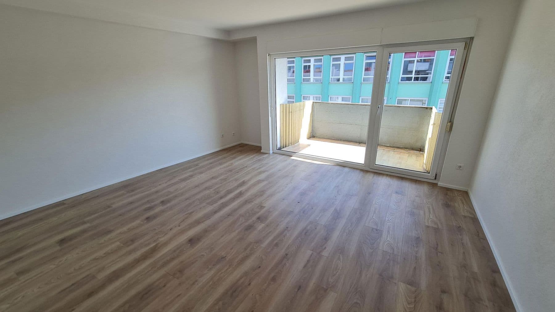 Prenájom bytu 3-izbový 90 m², Westliche Karl-Friedrich-Straße 150, Pforzheim, Bádensko-Wurttembersko Prenájom bytu 3-izbový 90 m², Westliche Karl-Friedrich-Straße 150, Pforzheim, Bádensko-Wurttembersko