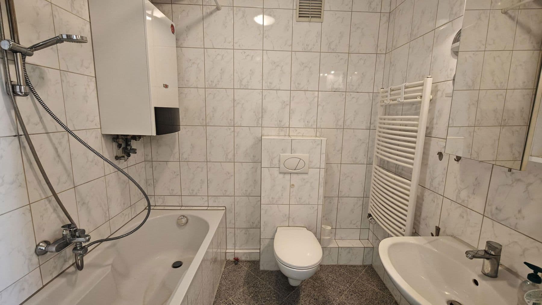 Prenájom bytu 4-izbový 115 m², Steinmetzstr. 6, Hannover, Dolné Sasko Prenájom bytu 4-izbový 115 m², Steinmetzstr. 6, Hannover, Dolné Sasko