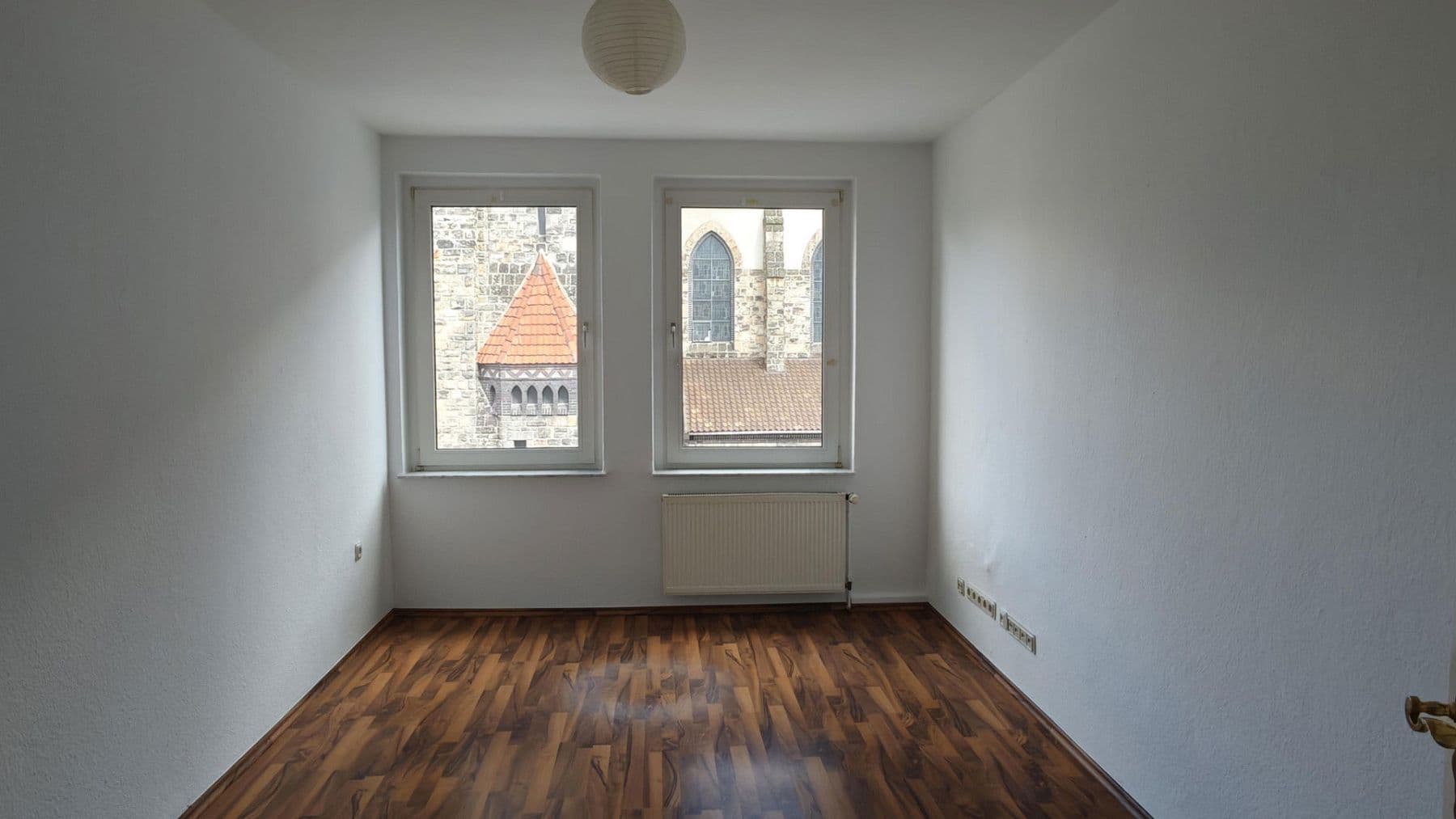 Prenájom bytu 4-izbový 115 m², Steinmetzstr. 6, Hannover, Dolné Sasko Prenájom bytu 4-izbový 115 m², Steinmetzstr. 6, Hannover, Dolné Sasko