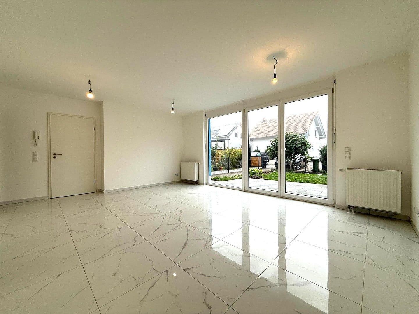 Predaj domu 137 m², pozemek 200 m², Am Weiher 26, Weingarten (Pfalz), Porýnie-Falcko Predaj domu 137 m², pozemek 200 m², Am Weiher 26, Weingarten (Pfalz), Porýnie-Falcko