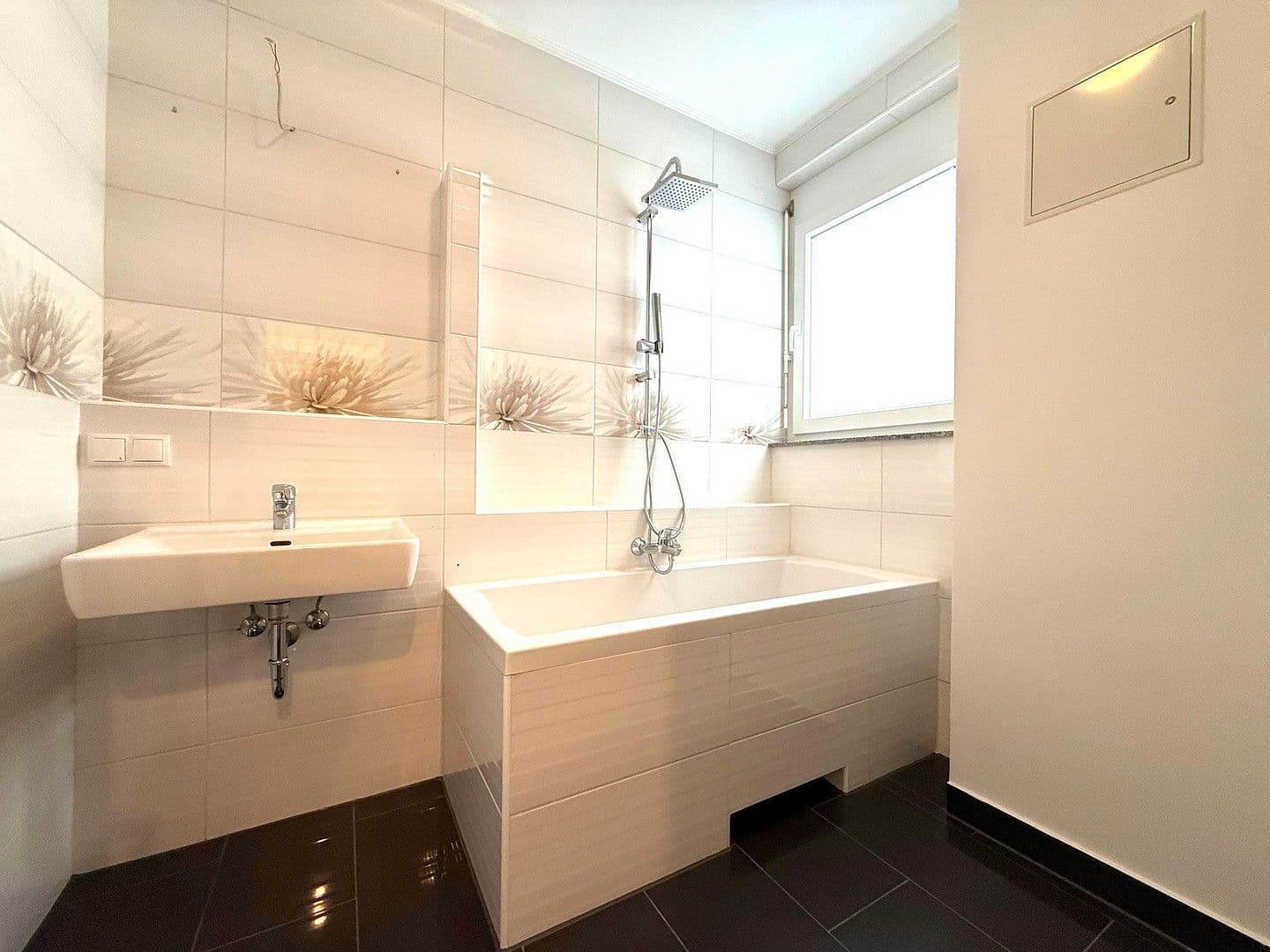 Predaj domu 137 m², pozemek 200 m², Am Weiher 26, Weingarten (Pfalz), Porýnie-Falcko Predaj domu 137 m², pozemek 200 m², Am Weiher 26, Weingarten (Pfalz), Porýnie-Falcko