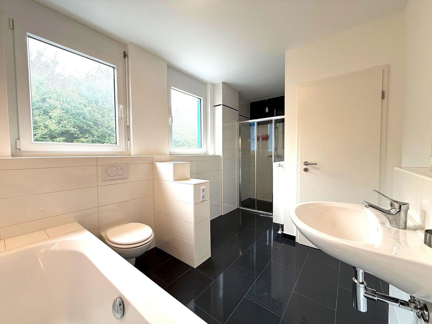 Predaj domu 137 m², pozemek 200 m², Am Weiher 26, Weingarten (Pfalz), Porýnie-Falcko Predaj domu 137 m², pozemek 200 m², Am Weiher 26, Weingarten (Pfalz), Porýnie-Falcko