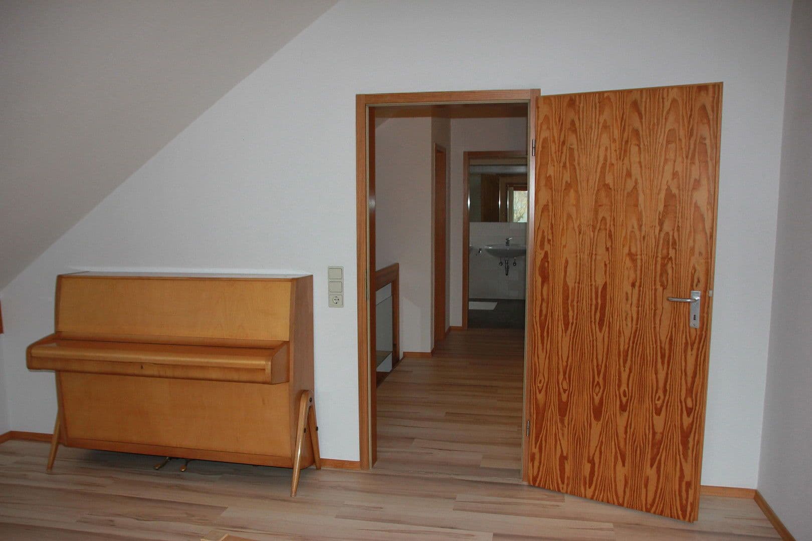 Predaj domu 147 m², pozemek 988 m², Biberach an der Riß, Bádensko-Wurttembersko Predaj domu 147 m², pozemek 988 m², Biberach an der Riß, Bádensko-Wurttembersko