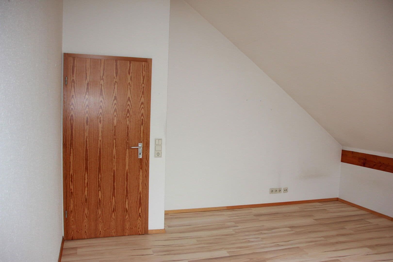 Predaj domu 147 m², pozemek 988 m², Biberach an der Riß, Bádensko-Wurttembersko Predaj domu 147 m², pozemek 988 m², Biberach an der Riß, Bádensko-Wurttembersko