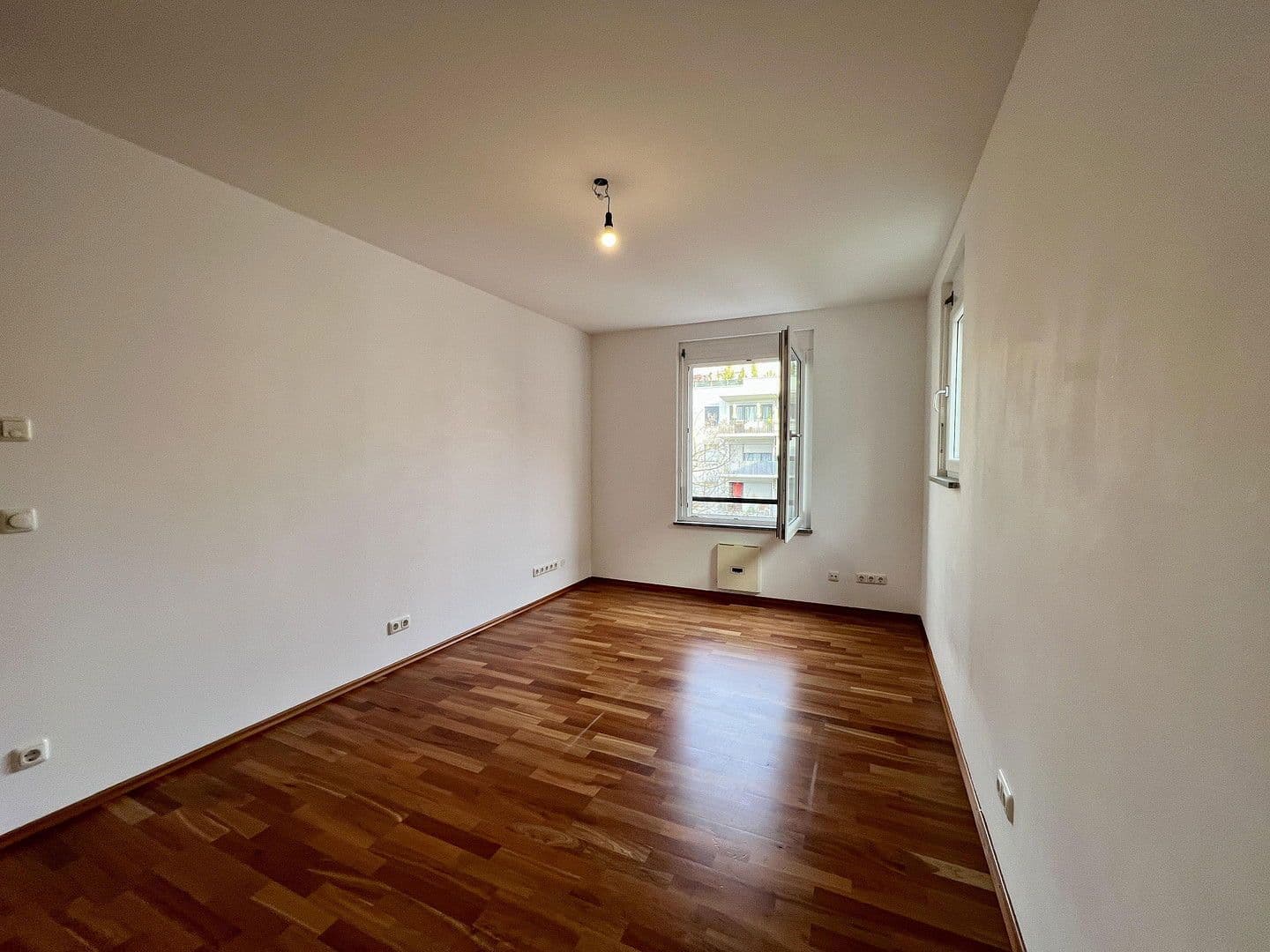 Prenájom bytu 3-izbový 79 m², Cosimastraße 173, München, Bavorsko Prenájom bytu 3-izbový 79 m², Cosimastraße 173, München, Bavorsko