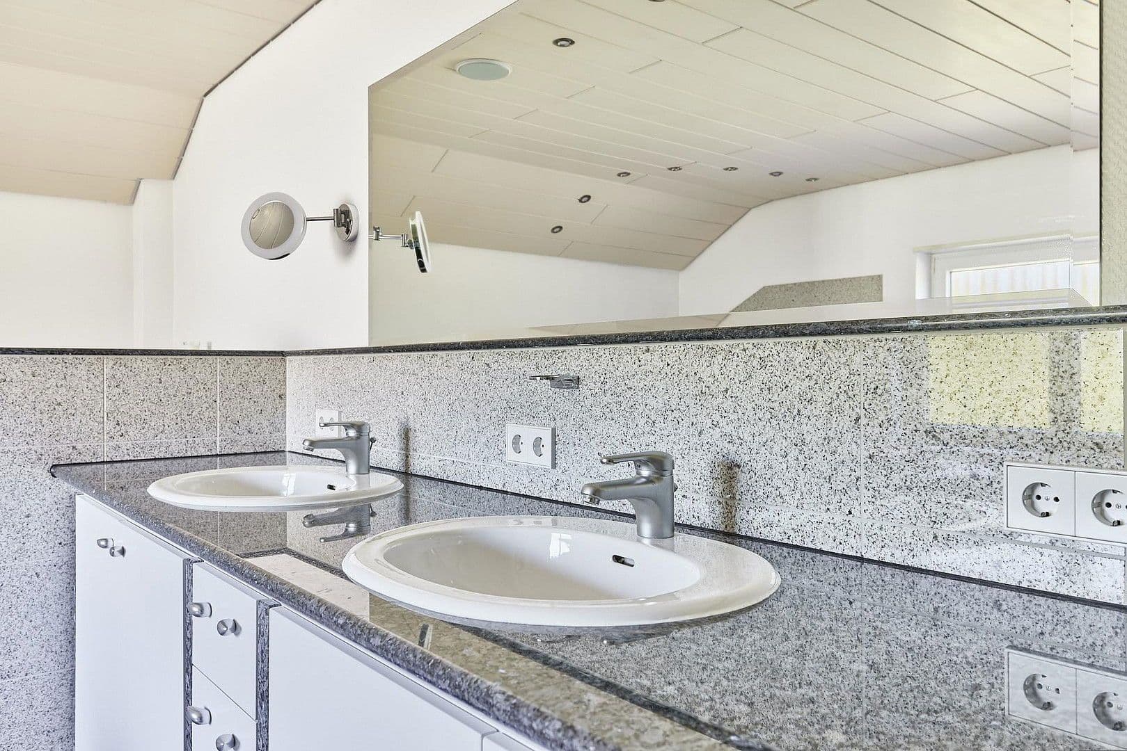 Prenájom domu 230 m², pozemek 500 m², Im Langenmorgen 2, Neckarsteinach, Hesensko Prenájom domu 230 m², pozemek 500 m², Im Langenmorgen 2, Neckarsteinach, Hesensko