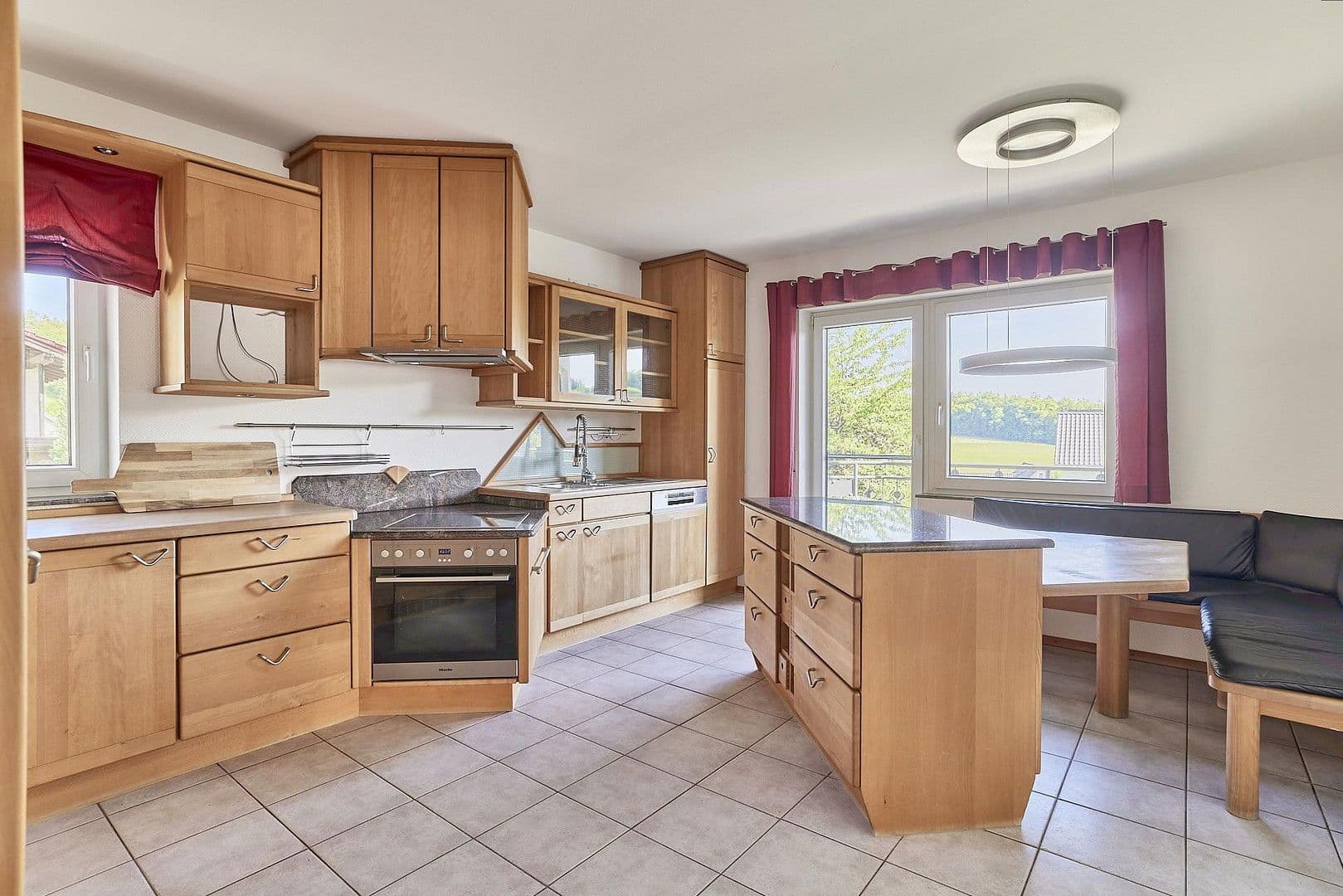 Prenájom domu 230 m², pozemek 500 m², Im Langenmorgen 2, Neckarsteinach, Hesensko Prenájom domu 230 m², pozemek 500 m², Im Langenmorgen 2, Neckarsteinach, Hesensko