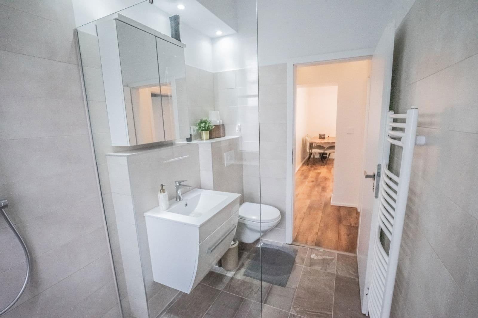 Prenájom bytu 3-izbový 79 m², Ollenhauerstraße 46, Berlin, Berlín Prenájom bytu 3-izbový 79 m², Ollenhauerstraße 46, Berlin, Berlín