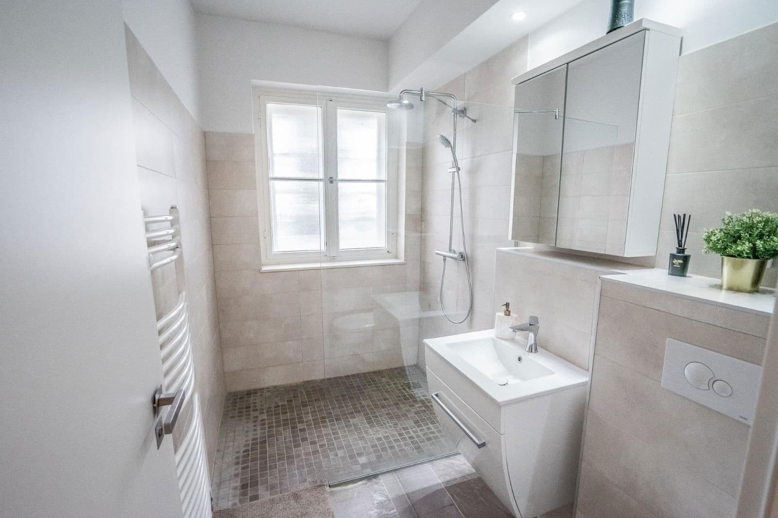 Prenájom bytu 3-izbový 79 m², Ollenhauerstraße 46, Berlin, Berlín Prenájom bytu 3-izbový 79 m², Ollenhauerstraße 46, Berlin, Berlín