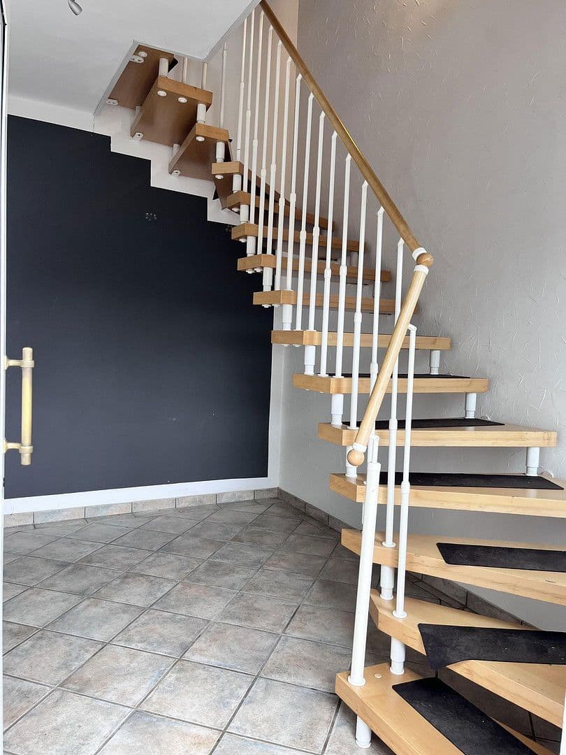 Prenájom bytu 3-izbový 160 m², Heinsberg, Severné Porýnie - Westfálsko Prenájom bytu 3-izbový 160 m², Heinsberg, Severné Porýnie - Westfálsko