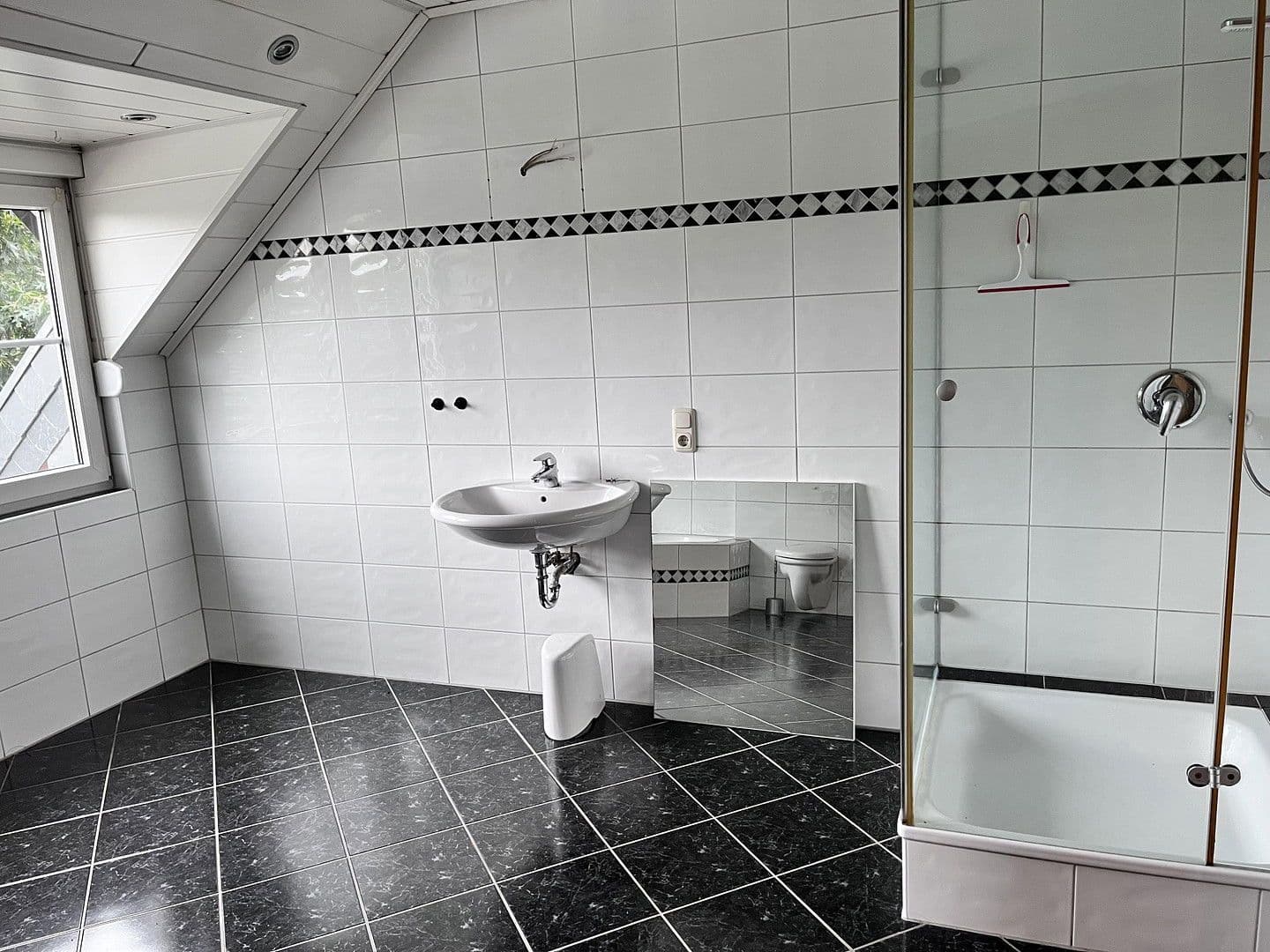 Prenájom bytu 3-izbový 160 m², Heinsberg, Severné Porýnie - Westfálsko Prenájom bytu 3-izbový 160 m², Heinsberg, Severné Porýnie - Westfálsko