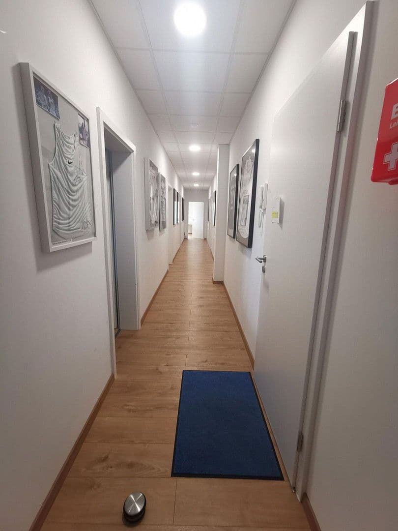 Prenájom kancelárie 137 m², Hadamar, Hesensko Prenájom kancelárie 137 m², Hadamar, Hesensko