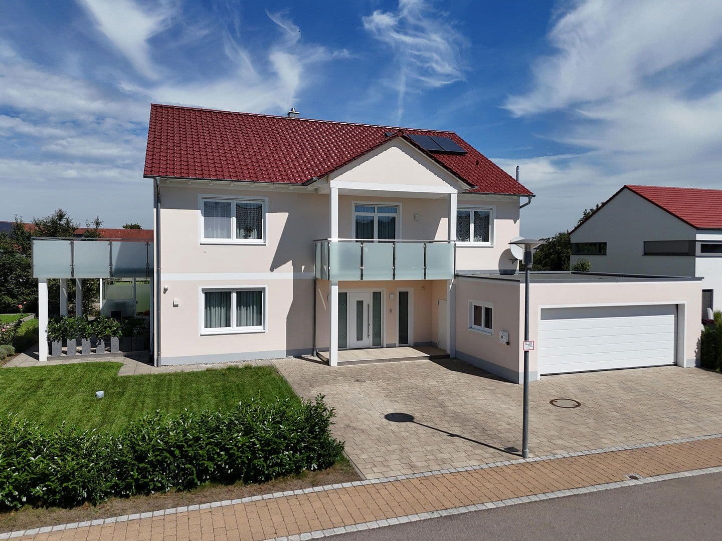 Predaj domu 315 m², pozemek 727 m², Satteldorf, Bádensko-Wurttembersko Predaj domu 315 m², pozemek 727 m², Satteldorf, Bádensko-Wurttembersko