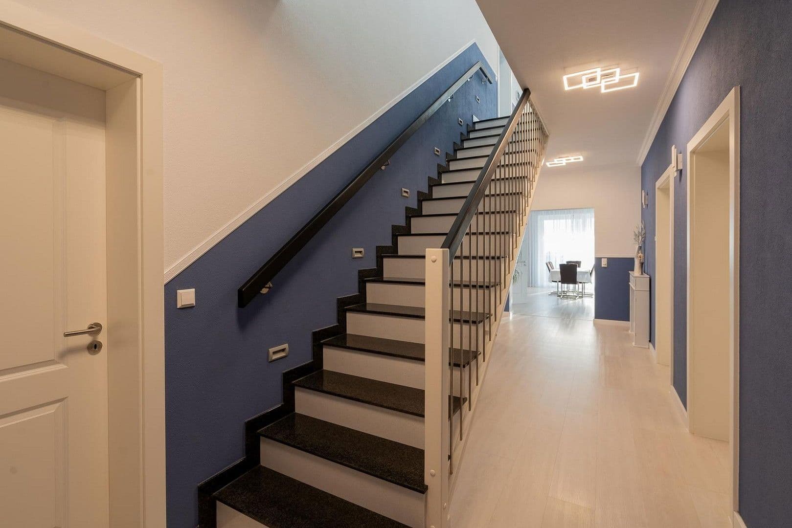 Predaj domu 315 m², pozemek 727 m², Satteldorf, Bádensko-Wurttembersko Predaj domu 315 m², pozemek 727 m², Satteldorf, Bádensko-Wurttembersko