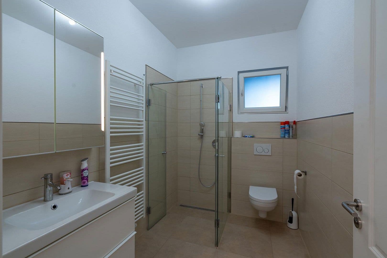 Predaj domu 315 m², pozemek 727 m², Satteldorf, Bádensko-Wurttembersko Predaj domu 315 m², pozemek 727 m², Satteldorf, Bádensko-Wurttembersko