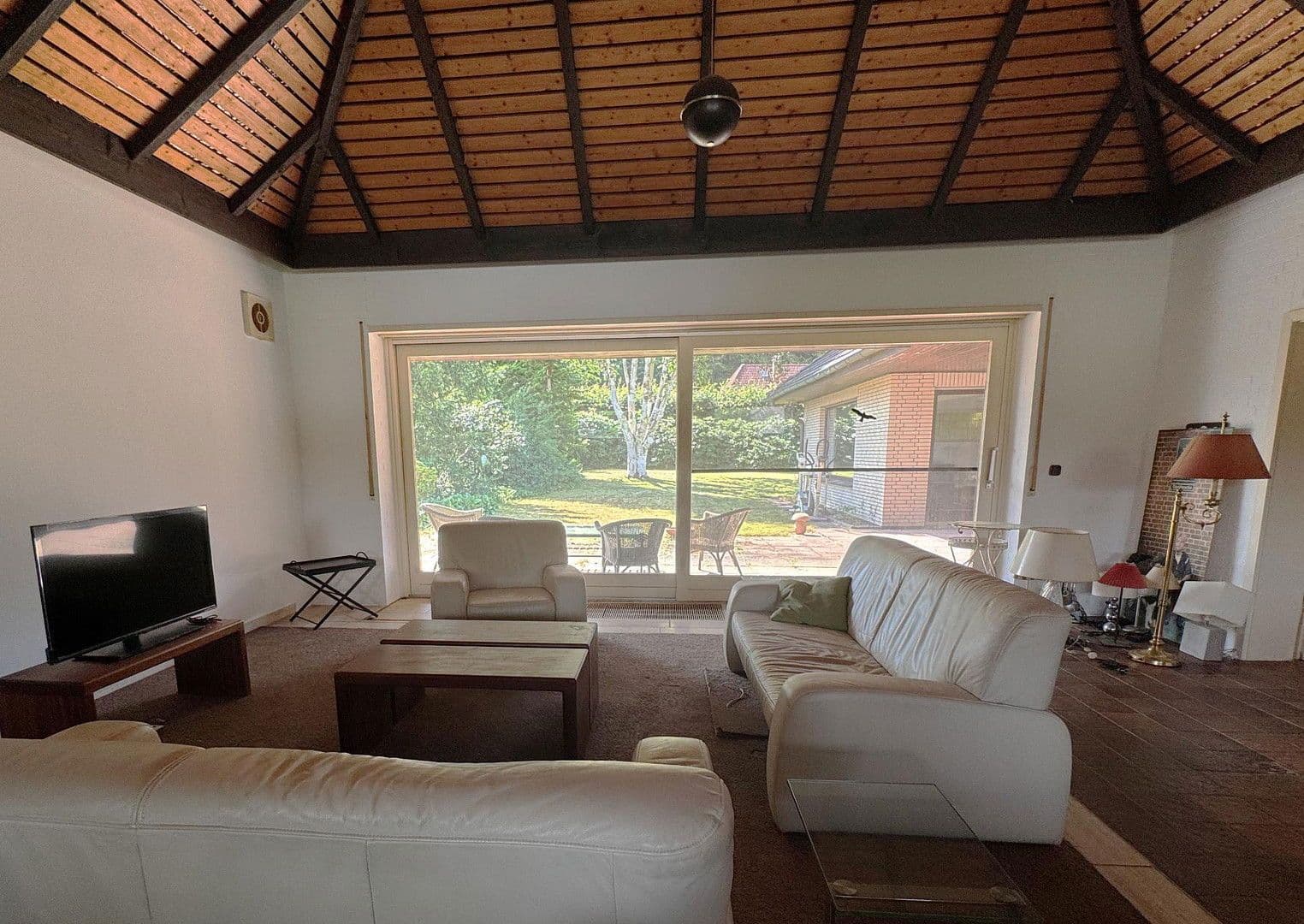 Predaj domu 293 m², pozemek 1.300 m², Schützenstraße 25, Visselhövede, Dolné Sasko Predaj domu 293 m², pozemek 1.300 m², Schützenstraße 25, Visselhövede, Dolné Sasko