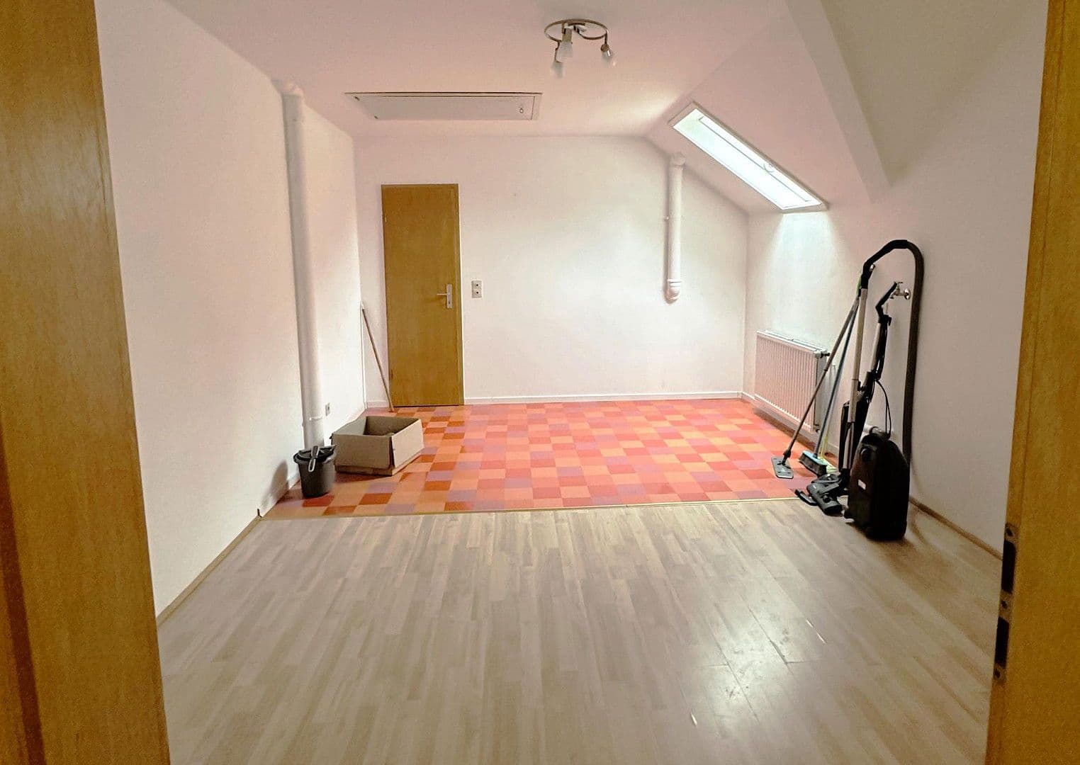 Predaj domu 293 m², pozemek 1.300 m², Schützenstraße 25, Visselhövede, Dolné Sasko Predaj domu 293 m², pozemek 1.300 m², Schützenstraße 25, Visselhövede, Dolné Sasko