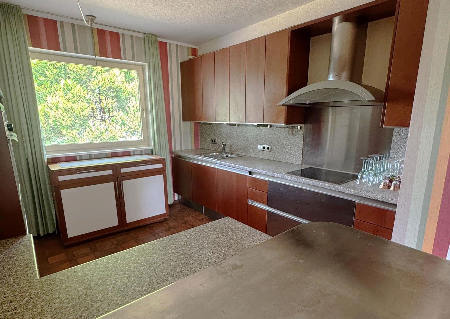 Predaj domu 293 m², pozemek 1.300 m², Schützenstraße 25, Visselhövede, Dolné Sasko Predaj domu 293 m², pozemek 1.300 m², Schützenstraße 25, Visselhövede, Dolné Sasko