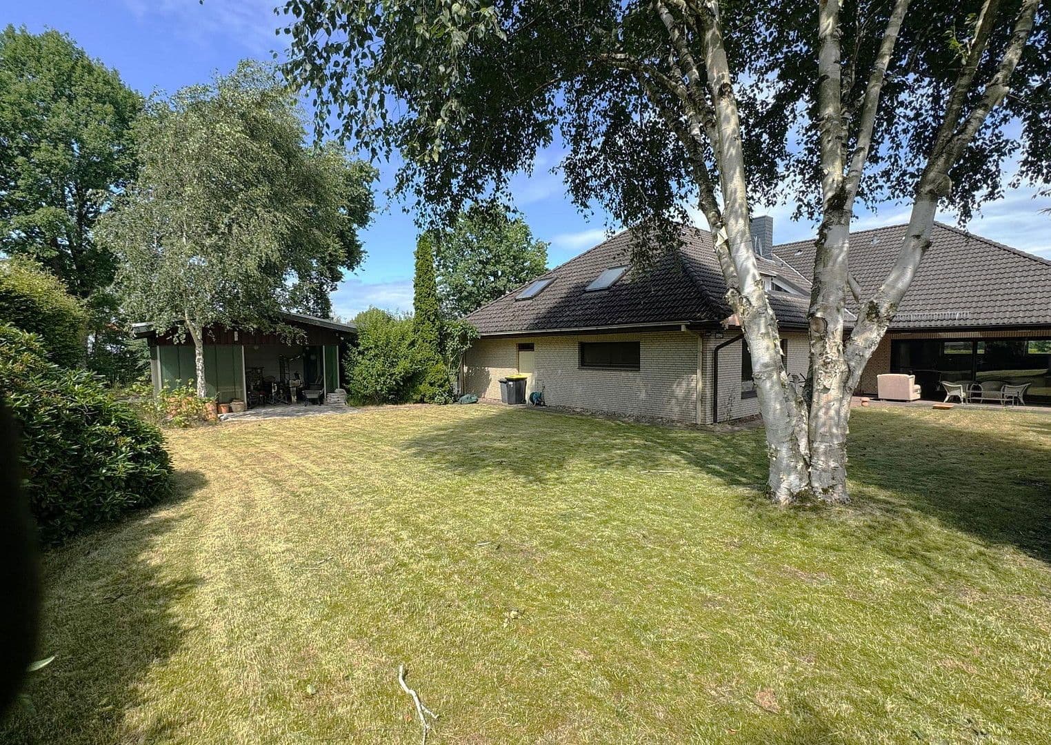 Predaj domu 293 m², pozemek 1.300 m², Schützenstraße 25, Visselhövede, Dolné Sasko Predaj domu 293 m², pozemek 1.300 m², Schützenstraße 25, Visselhövede, Dolné Sasko