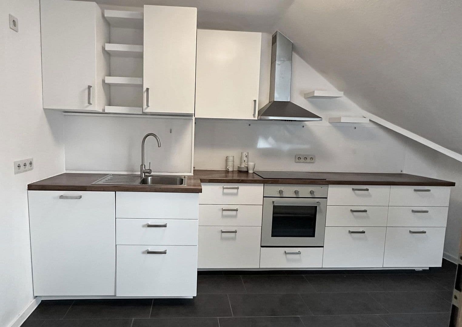 Predaj domu 293 m², pozemek 1.300 m², Schützenstraße 25, Visselhövede, Dolné Sasko Predaj domu 293 m², pozemek 1.300 m², Schützenstraße 25, Visselhövede, Dolné Sasko