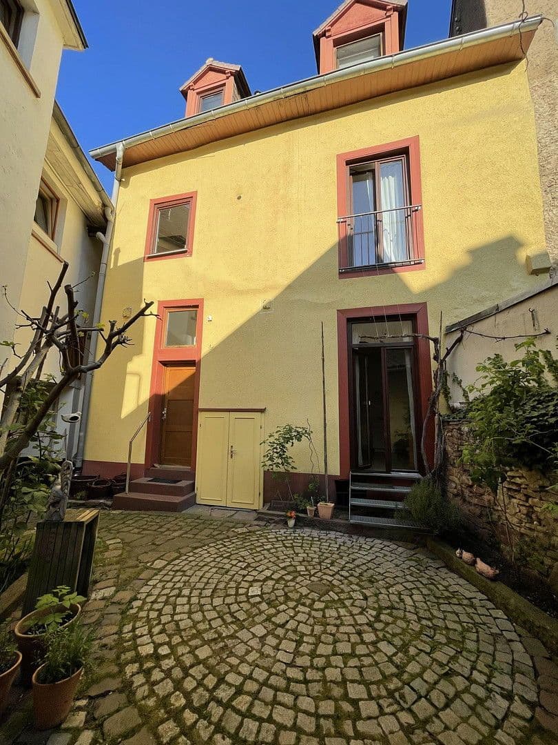 Predaj domu 121 m², pozemek 260 m², Spitalstraße 6, Karlsruhe, Bádensko-Wurttembersko Predaj domu 121 m², pozemek 260 m², Spitalstraße 6, Karlsruhe, Bádensko-Wurttembersko