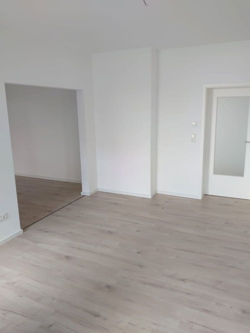 Prenájom bytu 2-izbový 94 m², Humboldtstraße 8, Reichenbach, Sasko Prenájom bytu 2-izbový 94 m², Humboldtstraße 8, Reichenbach, Sasko